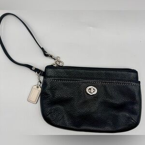 Coach Black Leather Turn lock Wristlet | Very Good Condition